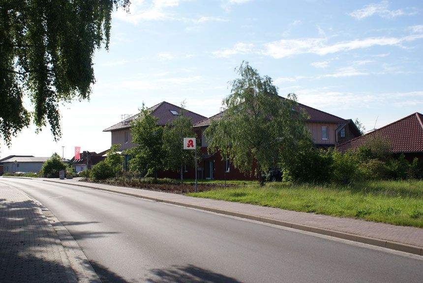 Foto Adler-Apothke Parey, Aussenansicht aus der Ferne
